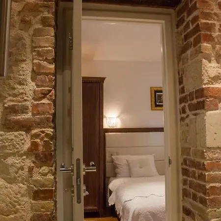 Imperial Luxury Apartment *